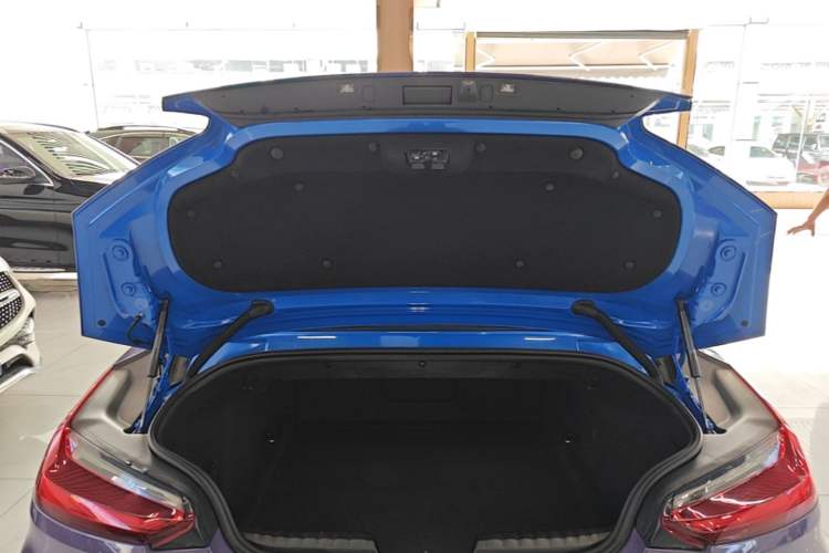 Used BMW Z4 2019 sDrive 25i M Sport Package Trunk