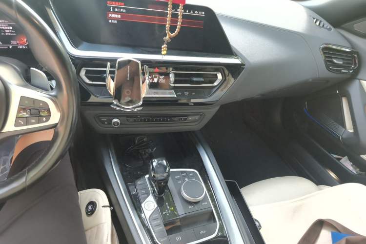 Used BMW Z4 2019 sDrive 25i M Sport Package Audio And AC Panel