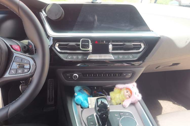 Used BMW Z4 2019 M40i M Sport Performance Edition Audio And AC Panel