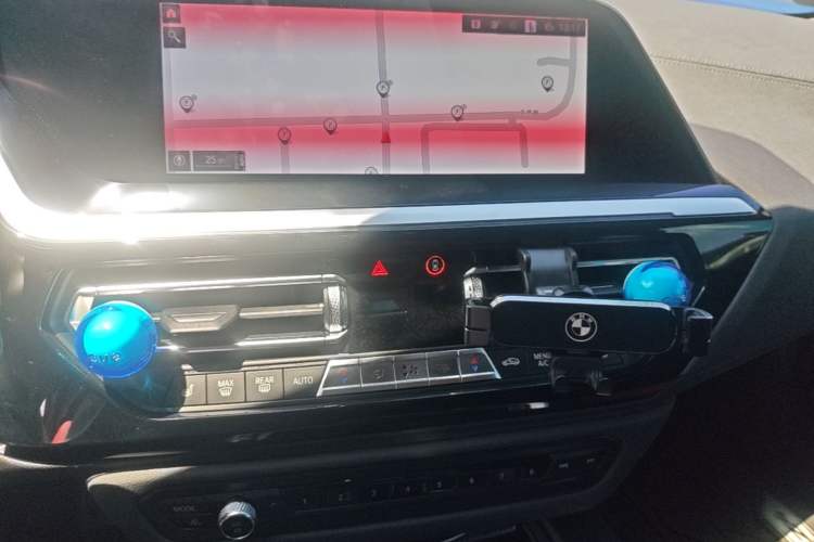 Used BMW Z4 2019 M40i M Sport Performance Edition Audio And AC Panel