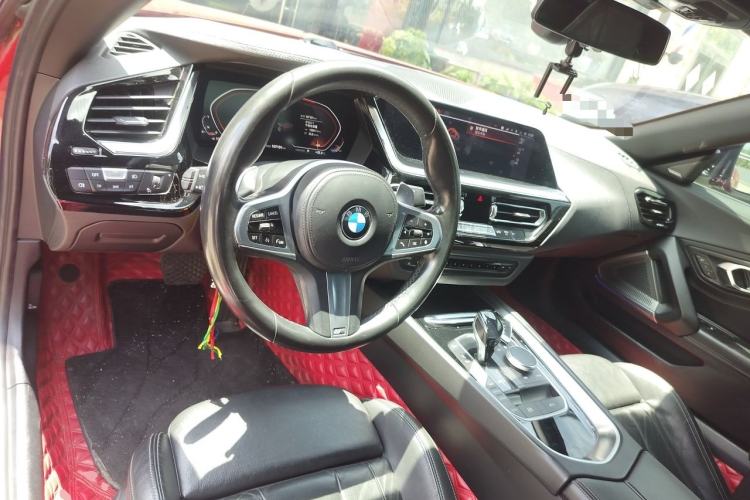 Used BMW Z4 2019 sDrive 25i M Sport Package Center Console