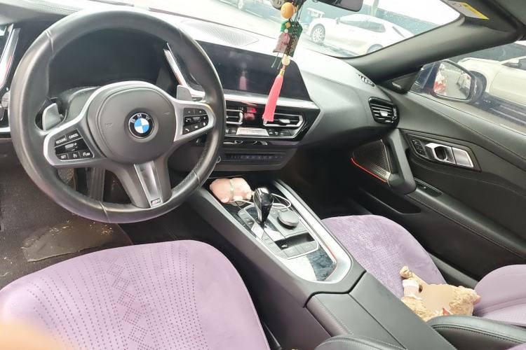 Used BMW Z4 2019 sDrive 25i M Sport Package Center Console