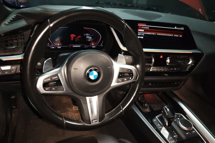 Used BMW Z4 2019 sDrive 25i M Sport Package Center Console