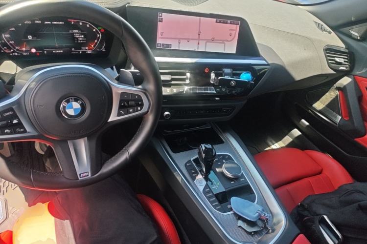 Used BMW Z4 2019 M40i M Sport Performance Edition Center Console