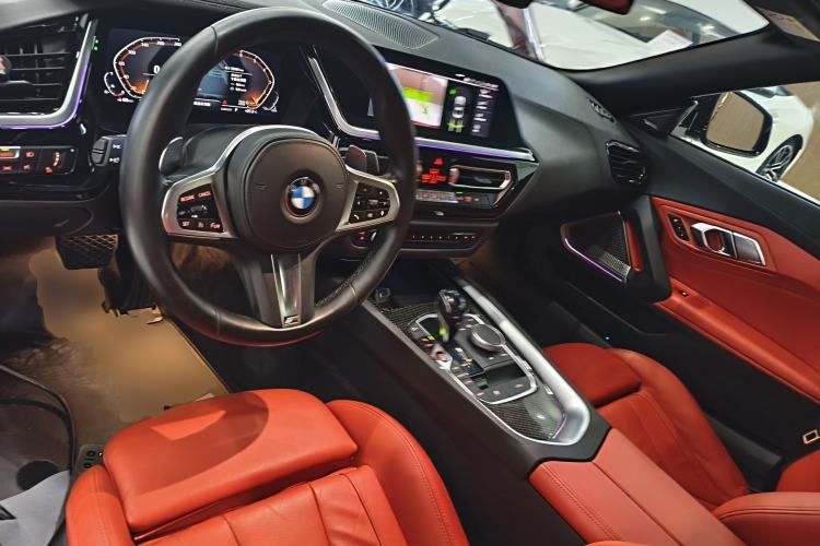 Used BMW Z4 2019 sDrive 25i M Sport Package Center Console