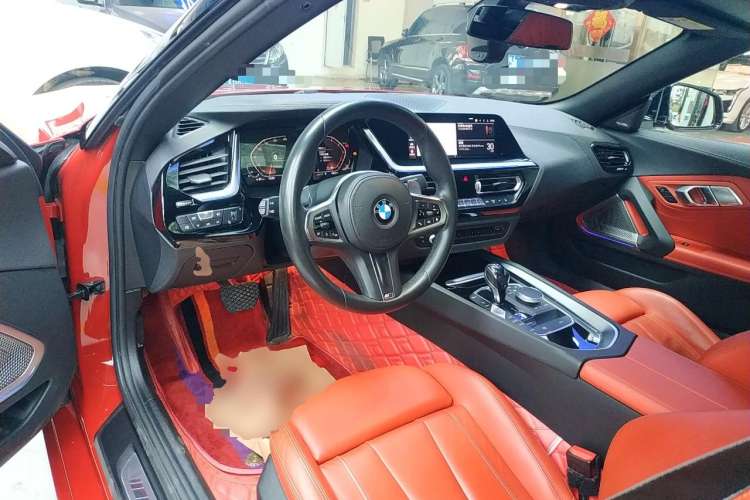 Used BMW Z4 2019 sDrive 25i M Sport Package Center Console
