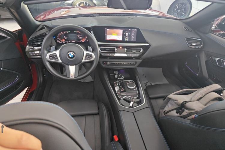 Used BMW Z4 2019 sDrive 25i M Sport Package Center Console