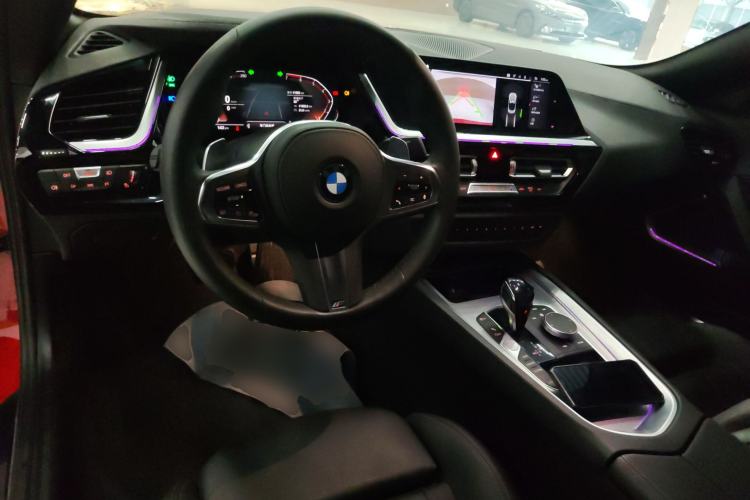 Used BMW Z4 2019 sDrive 25i M Sport Night Edition package Center Console