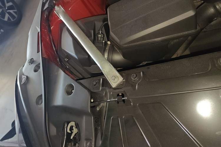 Used BMW Z4 2019 sDrive 25i M Sport Package Engine Bay Right