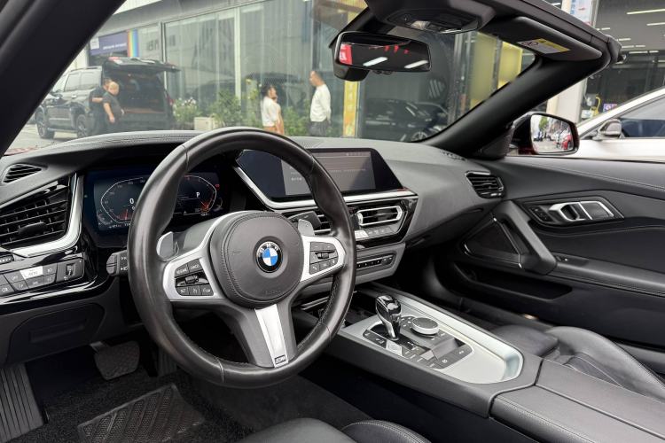 Used BMW Z4 2019 sDrive 25i M Sport Night Edition package Interior 1