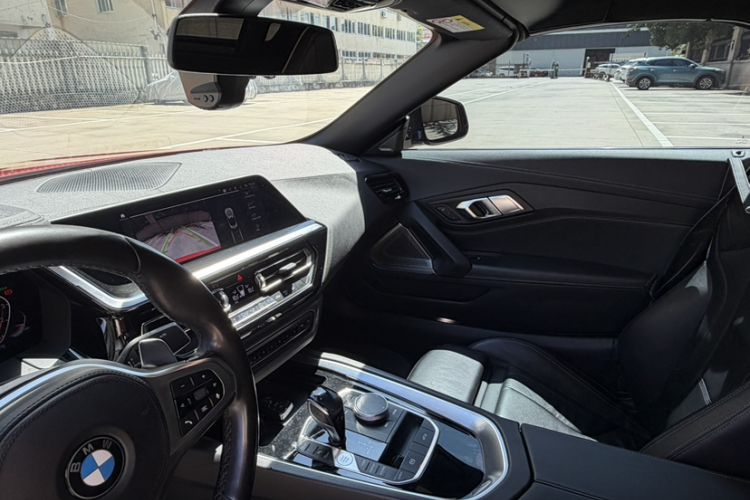 Used BMW Z4 2019 sDrive 25i M Sport Package Interior 4
