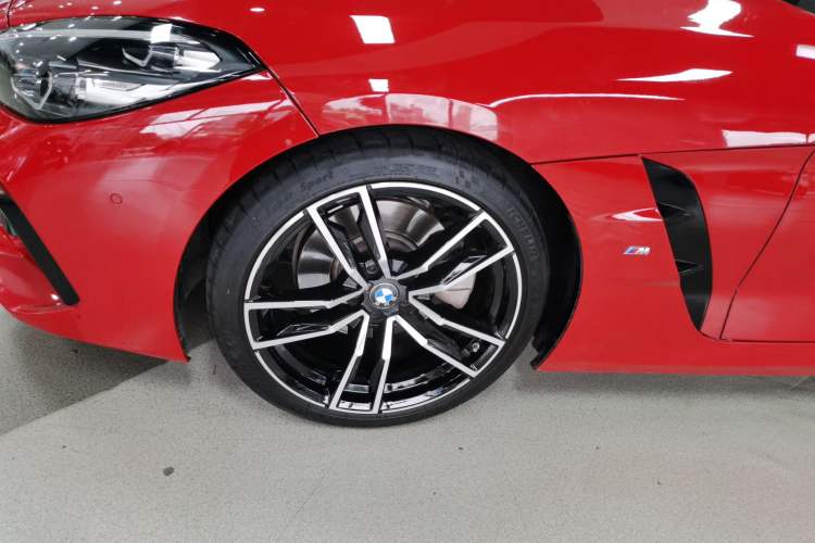 Used BMW Z4 2019 sDrive 25i M Sport Package Left Front Wheel Hub