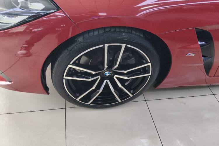 Used BMW Z4 2019 sDrive 25i M Sport Package Left Front Wheel Hub