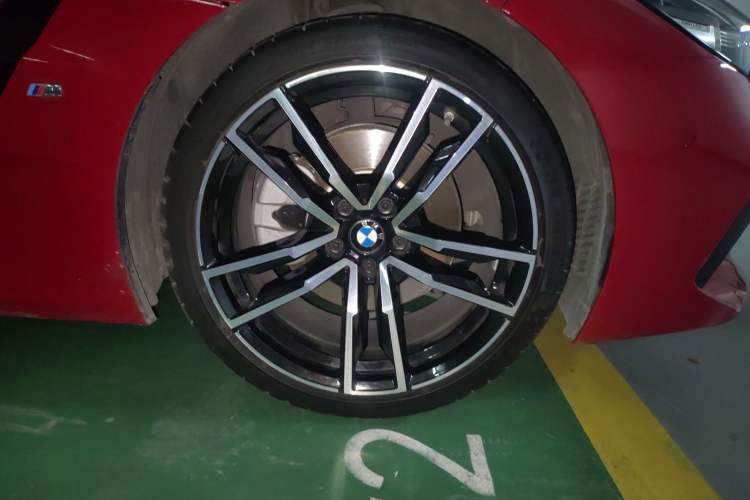 Used BMW Z4 2019 sDrive 25i M Sport Package Right Front Wheel Hub