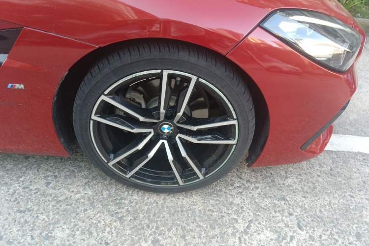 Used BMW Z4 2019 sDrive 25i M Sport Package Right Front Wheel Hub