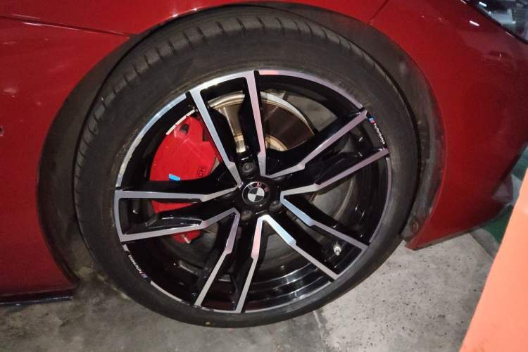 Used BMW Z4 2019 sDrive 25i M Sport Package Right Front Wheel Hub
