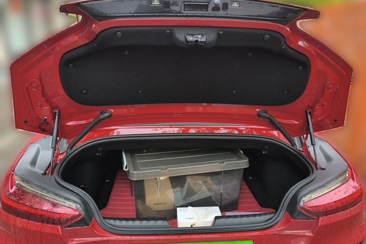 Used BMW Z4 2019 sDrive 25i M Sport Package Trunk