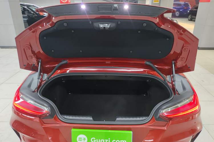 Used BMW Z4 2019 sDrive 25i M Sport Package Trunk