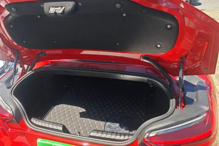 Used BMW Z4 2019 M40i M Sport Performance Edition Trunk