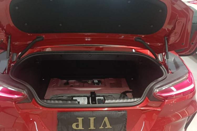 Used BMW Z4 2019 sDrive 25i M Sport Package Trunk