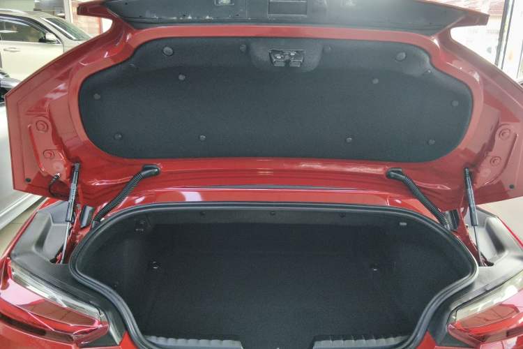 Used BMW Z4 2019 sDrive 25i M Sport Package Trunk