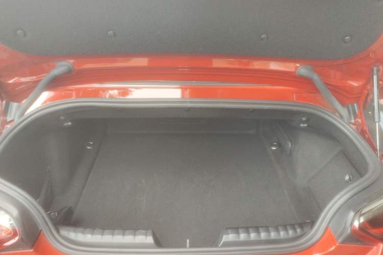 Used BMW Z4 2019 sDrive 25i M Sport Package Trunk