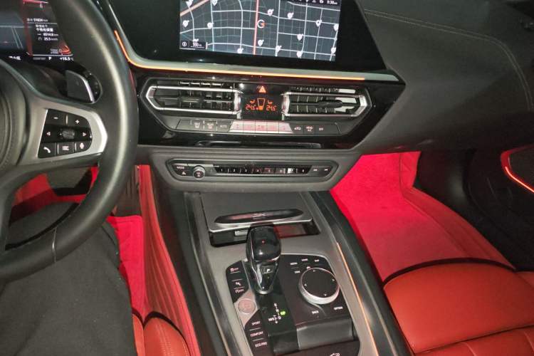 Used BMW Z4 2019 sDrive 25i M Sport Night Edition package Audio And AC Panel