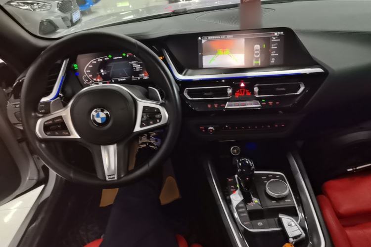 Used BMW Z4 2019 sDrive 25i M Sport Package Center Console