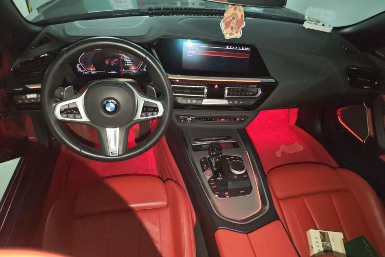 Used BMW Z4 2019 sDrive 25i M Sport Night Edition package Center Console