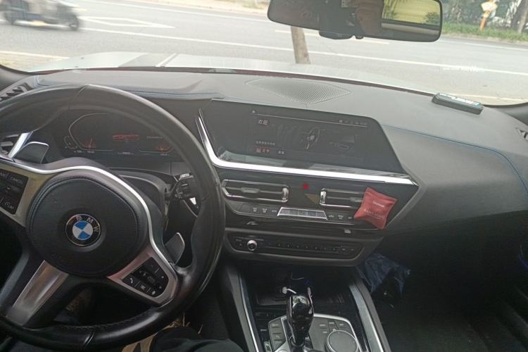 Used BMW Z4 2019 sDrive 25i M Sport Package Center Console