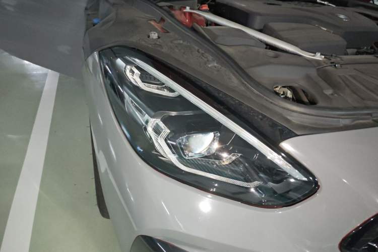 Used BMW Z4 2019 sDrive 25i M Sport Night Edition package Right Front Headlight