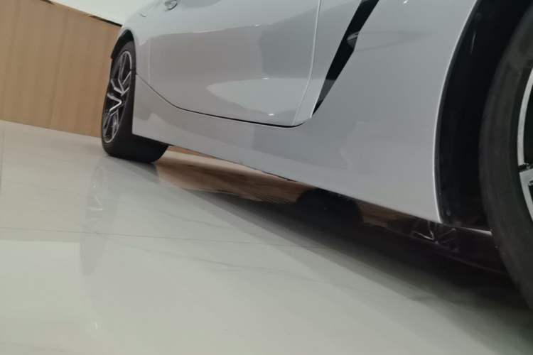 Used BMW Z4 2019 sDrive 25i M Sport Package Right Side Sill