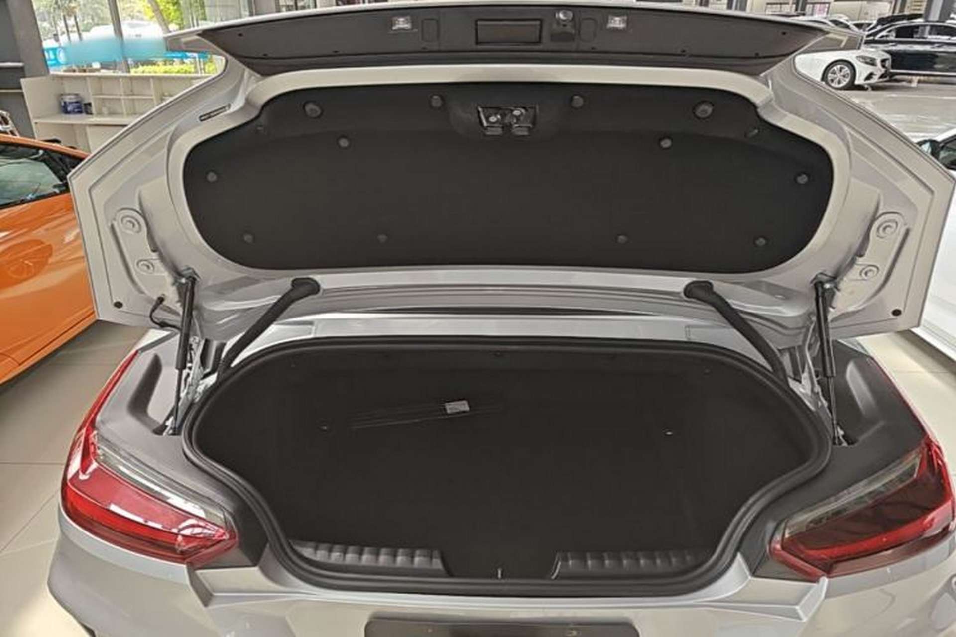Used BMW Z4 2019 sDrive 25i M Sport Package Trunk