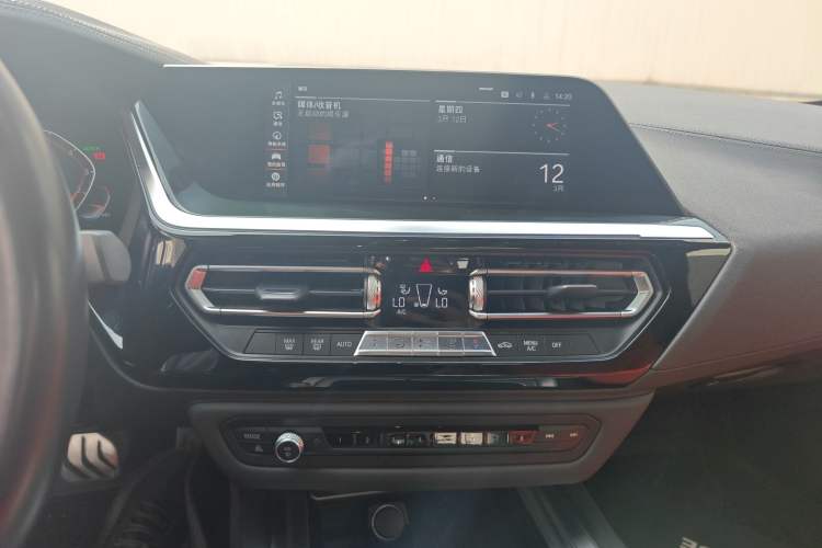 Used BMW Z4 2019 sDrive 25i M Sport Night Edition package Audio And AC Panel