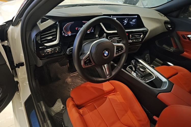 Used BMW Z4 2019 sDrive 25i M Sport Package Center Console
