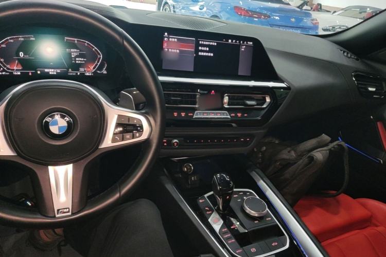 Used BMW Z4 2019 sDrive 25i M Sport Package Center Console