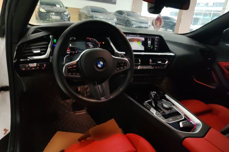 Used BMW Z4 2019 sDrive 25i M Sport Package Center Console