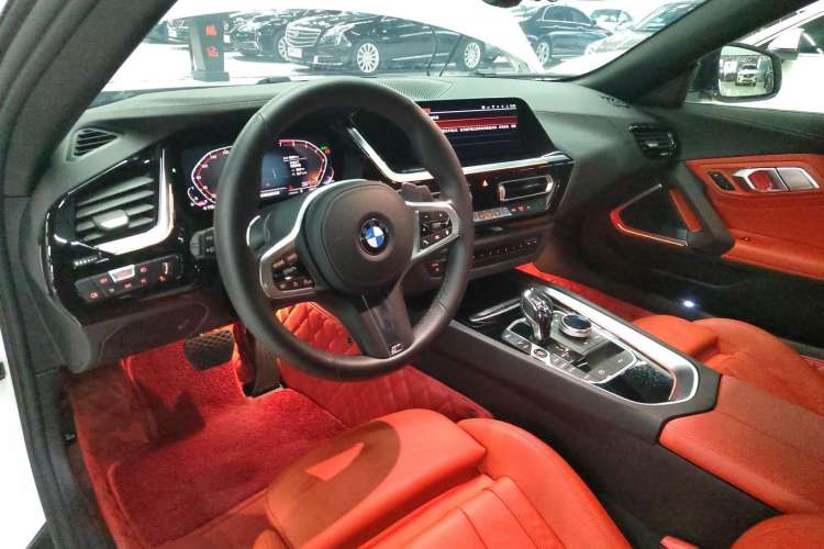 Used BMW Z4 2019 sDrive 25i M Sport Package Center Console