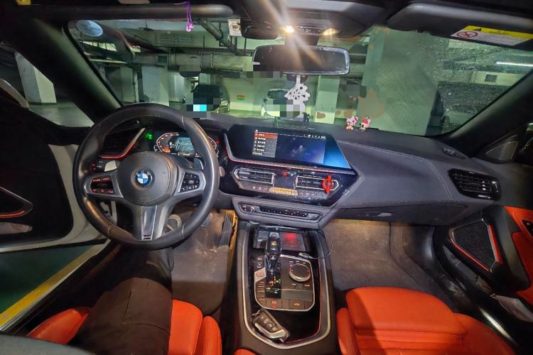 Used BMW Z4 2019 sDrive 25i M Sport Package Center Console
