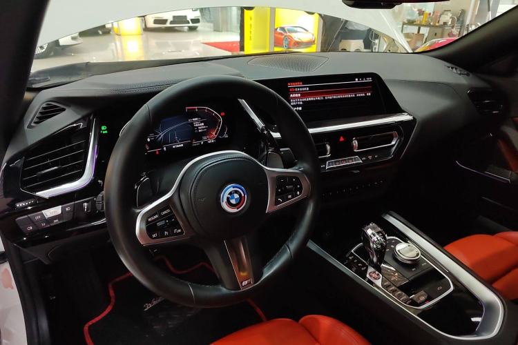 Used BMW Z4 2019 sDrive 25i M Sport Package Center Console