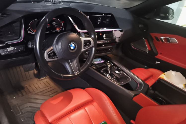 Used BMW Z4 2019 sDrive 25i M Sport Package Center Console