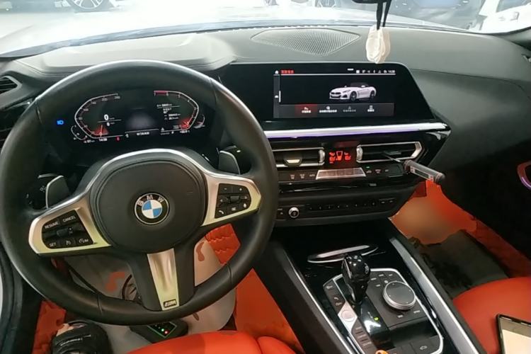 Used BMW Z4 2019 sDrive 25i M Sport Package Center Console
