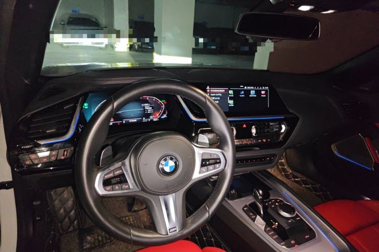 Used BMW Z4 2019 sDrive 25i M Sport Night Edition package Center Console