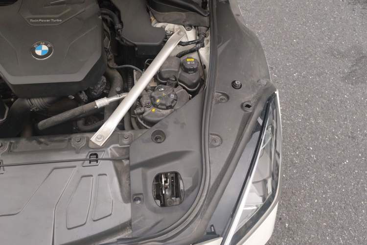 Used BMW Z4 2019 sDrive 25i M Sport Package Engine Bay Left