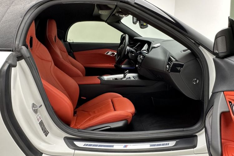 Used BMW Z4 2019 sDrive 25i M Sport Night Edition package Interior 1