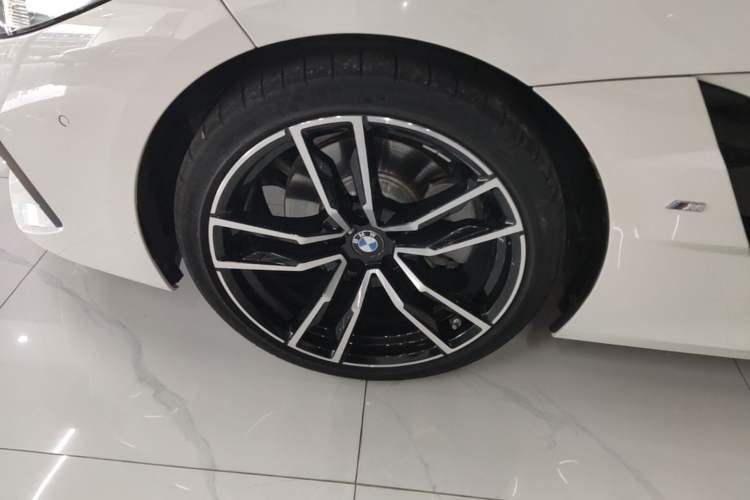 Used BMW Z4 2019 sDrive 25i M Sport Package Left Front Wheel Hub