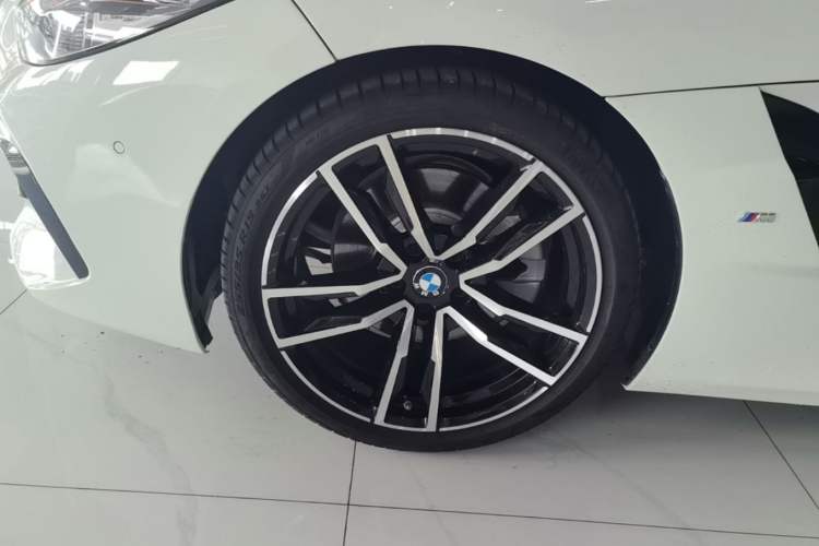 Used BMW Z4 2019 sDrive 25i M Sport Package Left Front Wheel Hub