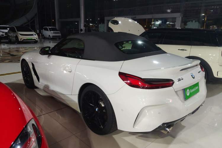 Used BMW Z4 2019 sDrive 25i M Sport Night Edition package Left Side