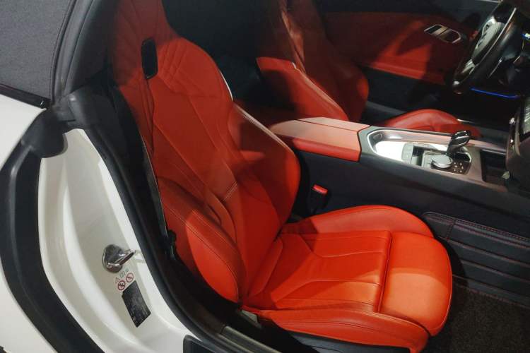 Used BMW Z4 2019 sDrive 25i M Sport Night Edition package Right Front Seat