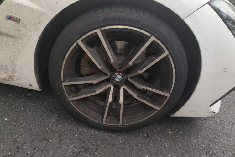 Used BMW Z4 2019 sDrive 25i M Sport Package Right Front Wheel Hub